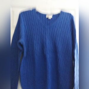 Women's sweater